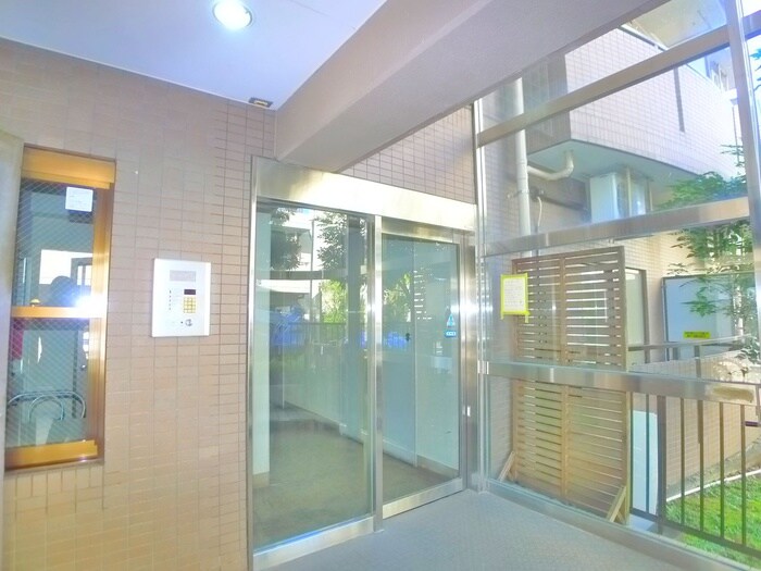 リムジェール・ピエスのエントランス部分