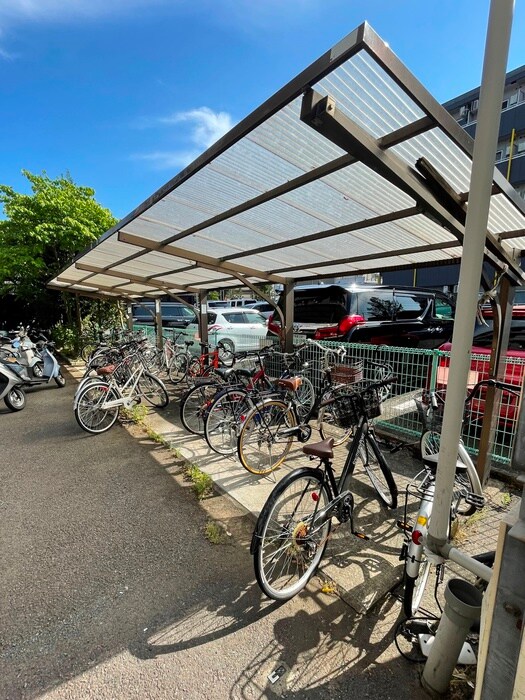 物件外観写真6　(駐輪場)