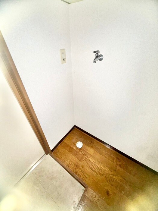 物件内観写真13　(洗濯機置場)