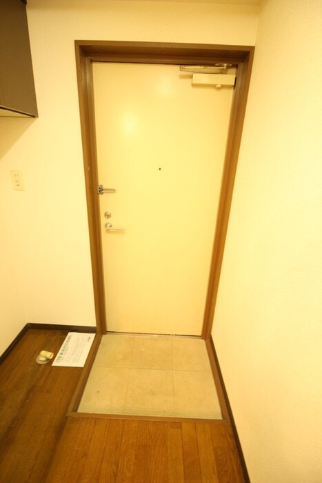 物件内観写真16　(玄関)