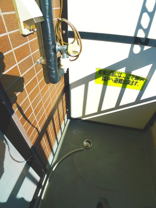 物件内観写真14　(洗濯機置場)