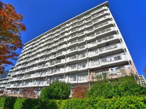 けやき通り北９番館外観写真