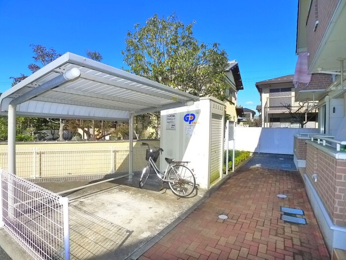 物件外観写真3　(駐輪場)