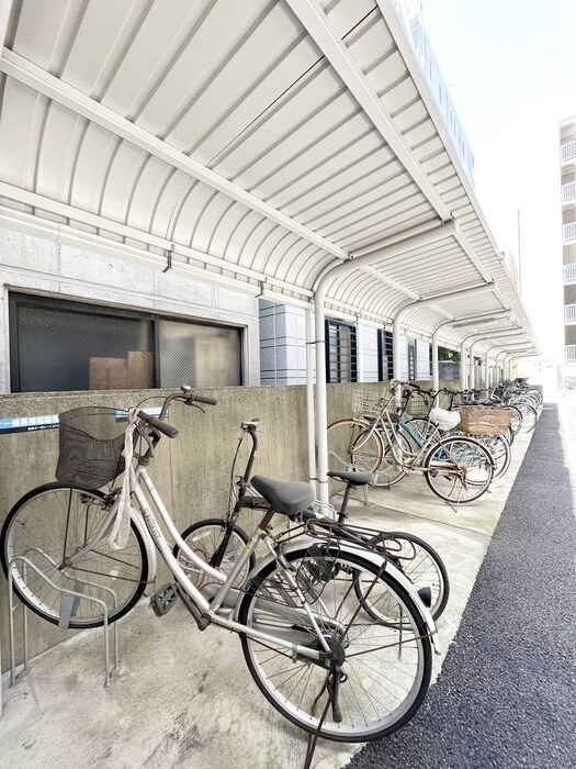 物件外観写真5　(駐輪場)