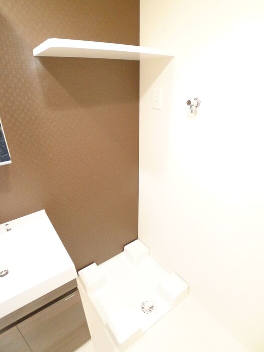 物件内観写真12　(洗濯機置場)