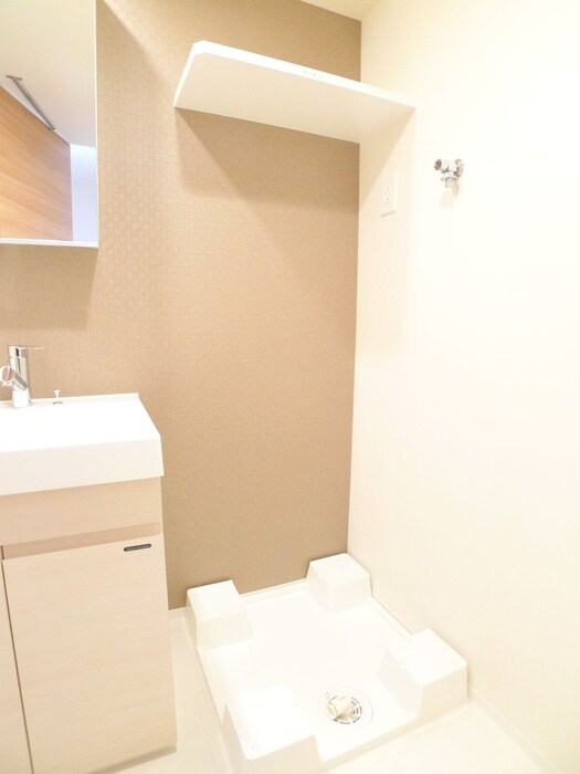 物件内観写真12　(洗濯機置場)