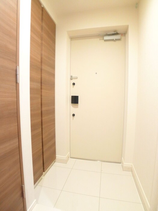 物件内観写真18　(玄関)