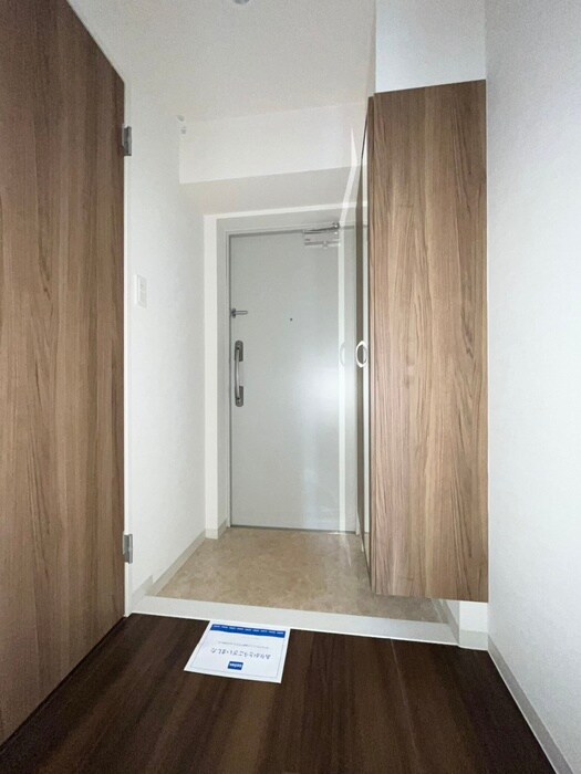 物件内観写真15　(玄関)