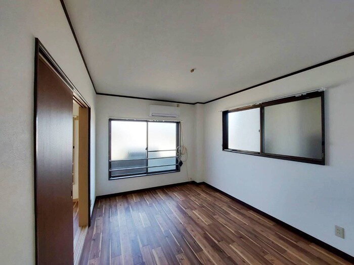 物件内観写真7　(居室)