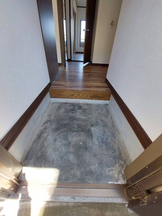 物件内観写真15　(玄関)