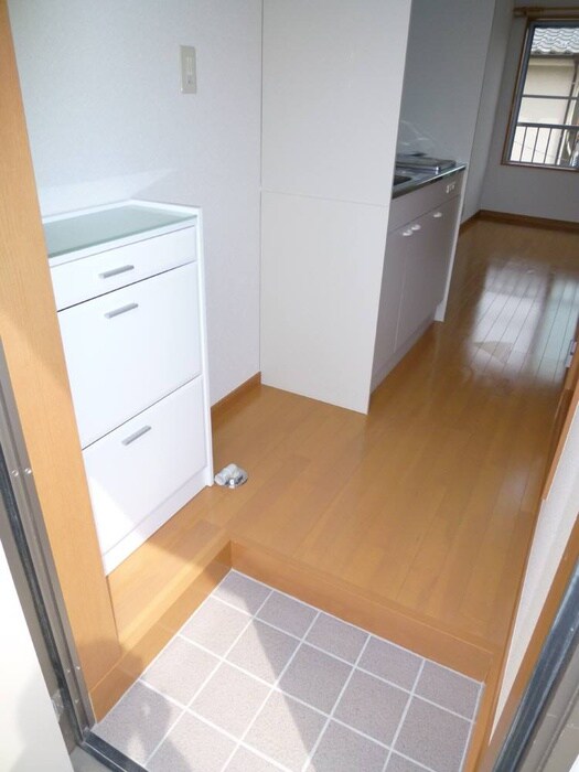 物件内観写真16　(玄関)