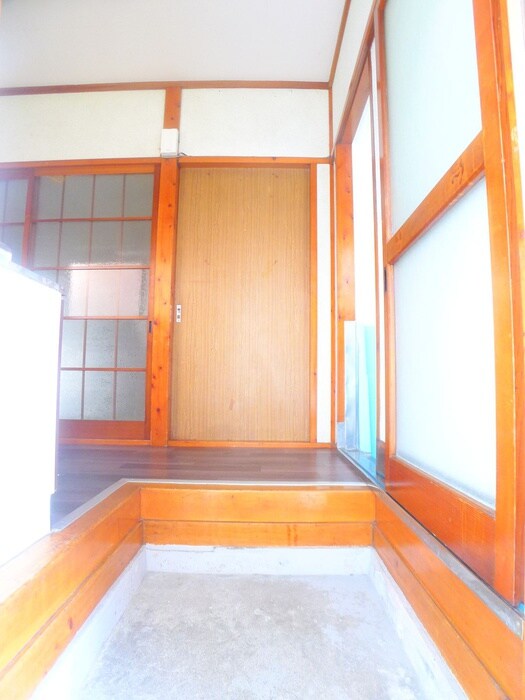 物件内観写真14　(玄関)