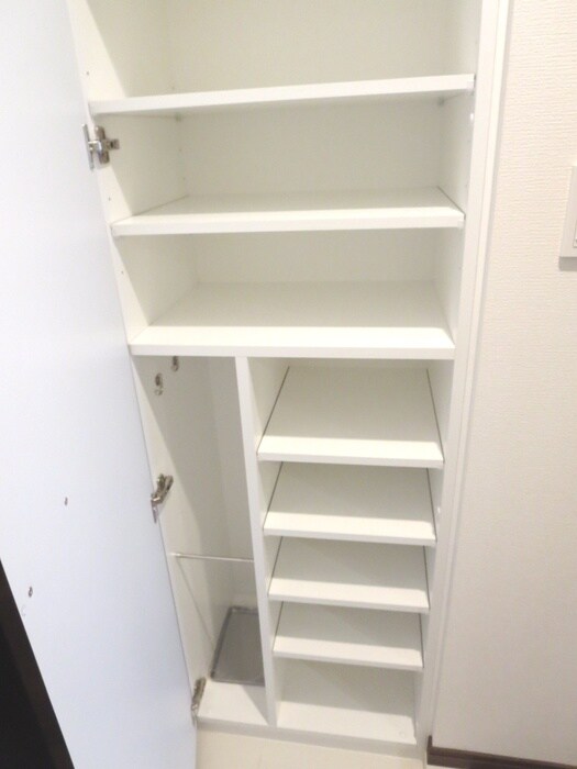 物件内観写真8　(靴箱)
