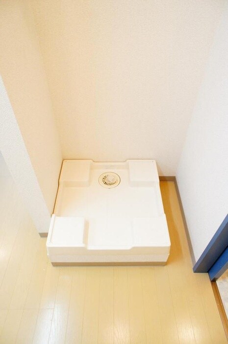 物件内観写真14　(洗濯機置場)