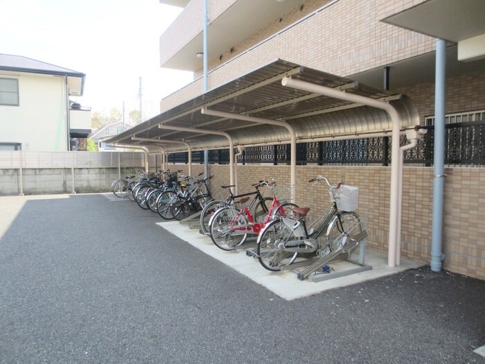 物件外観写真3　(駐輪場)