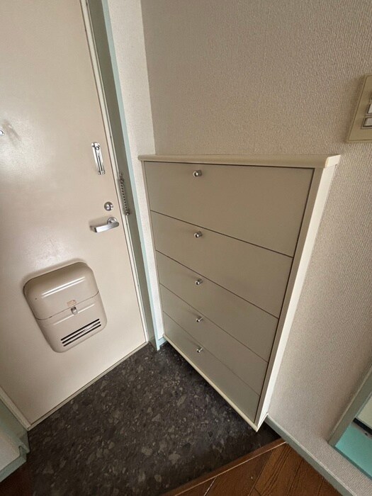 物件内観写真9　(玄関)