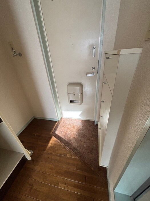 物件内観写真10　(玄関)