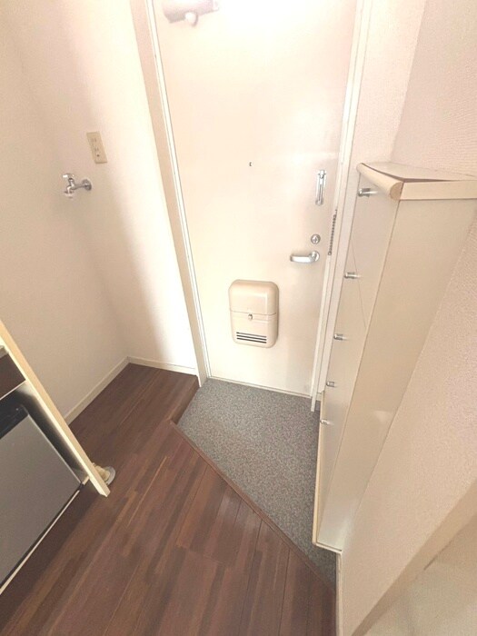 物件内観写真12　(玄関)