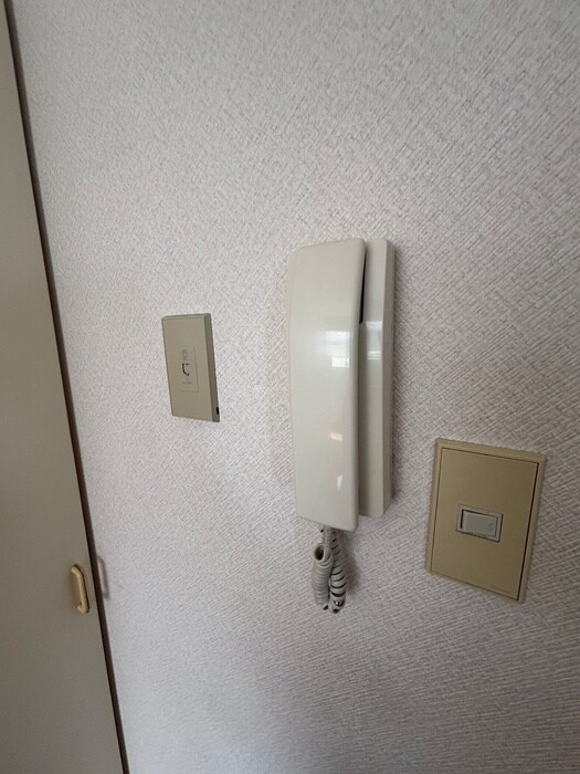 物件内観写真12　(玄関)