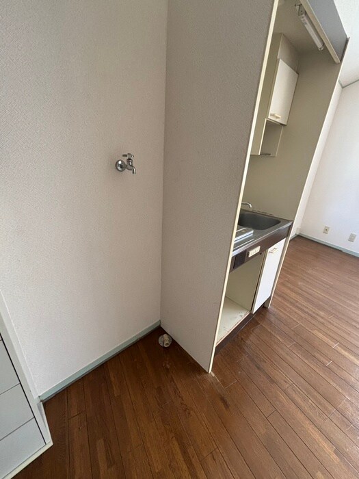 物件内観写真14　(洗濯機置場)