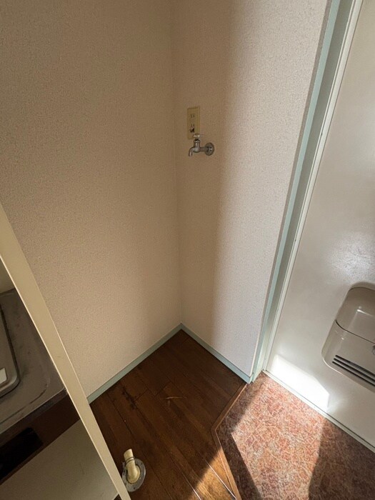 物件内観写真14　(洗濯機置場)