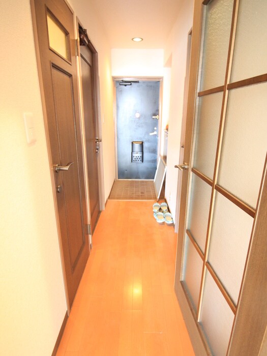 物件内観写真10　(玄関)