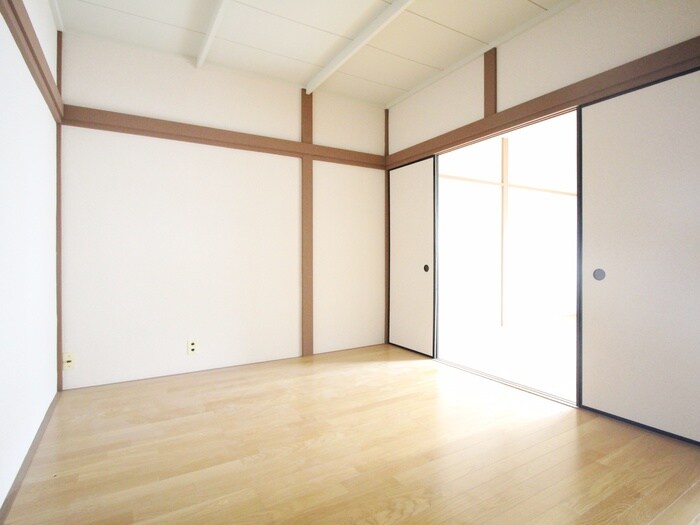 物件内観写真4　(居室)