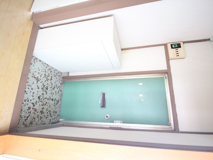 物件内観写真14　(玄関)