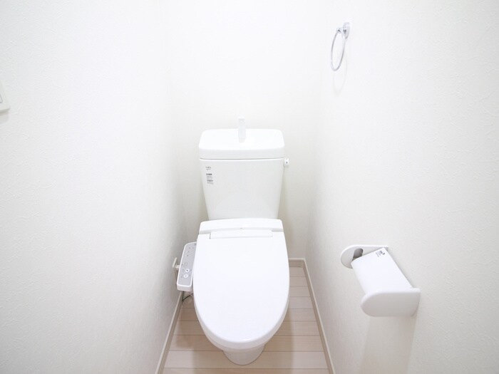 物件内観写真8　(トイレ)