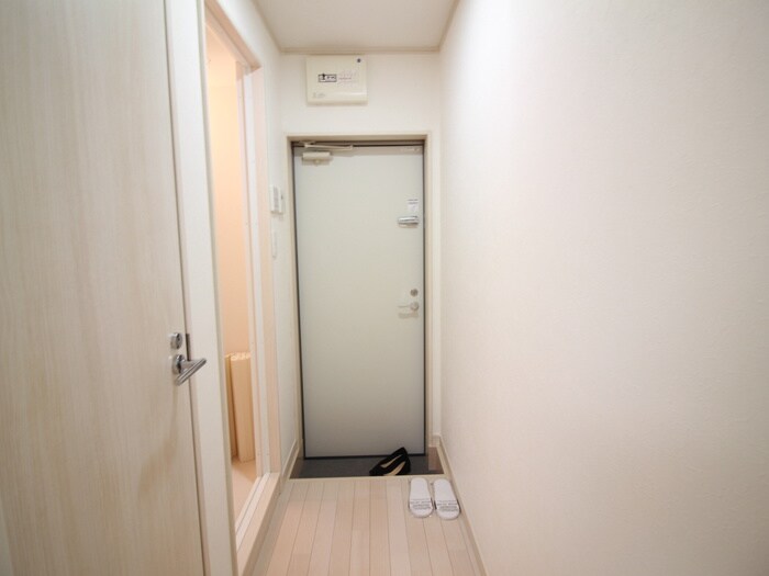 物件内観写真13　(玄関)