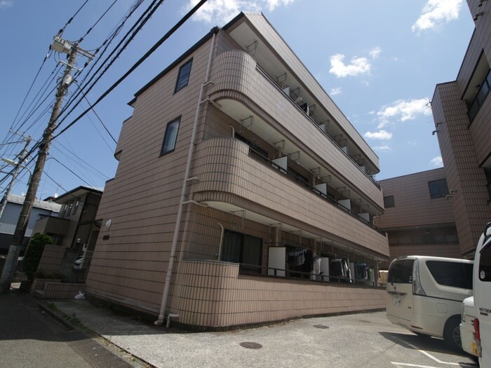 物件外観写真3　(エントランス部分)