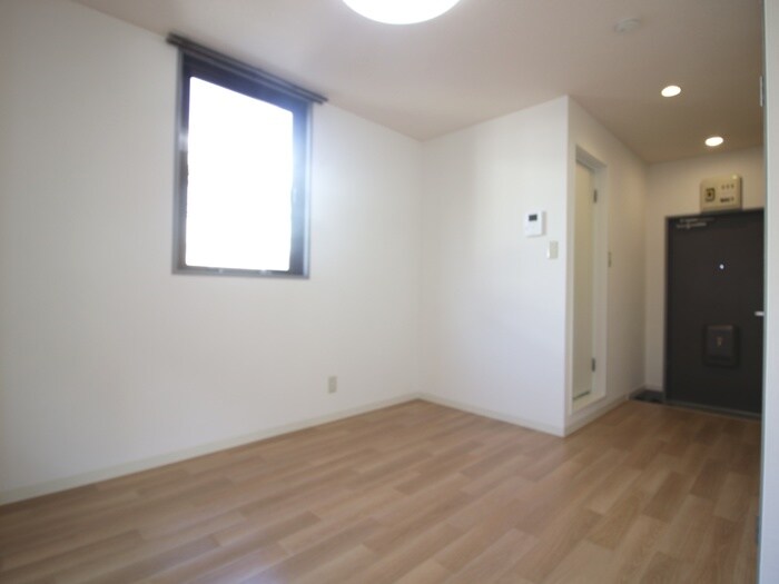 物件内観写真10　(玄関)