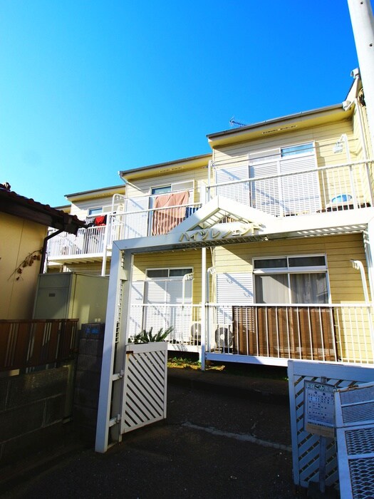 物件外観写真3　(エントランス部分)