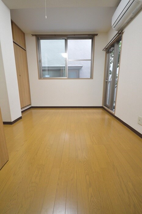 物件内観写真4　(居室)