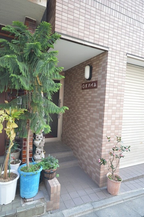 物件外観写真3　(エントランス部分)