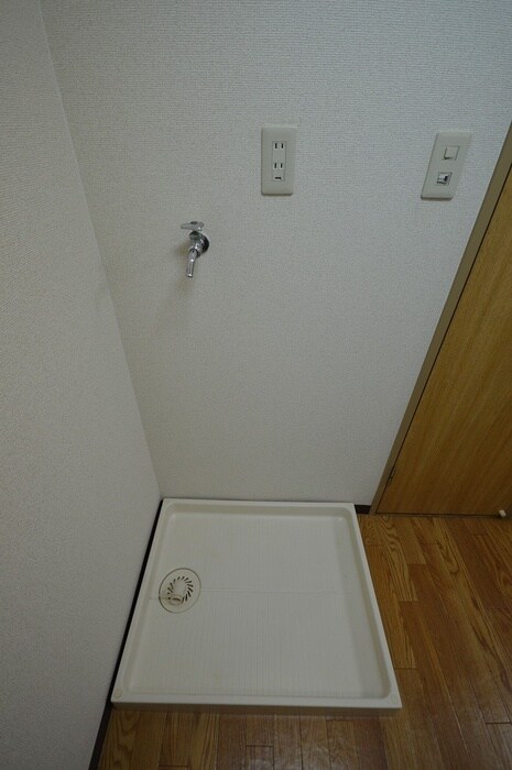 物件内観写真12　(洗濯機置場)