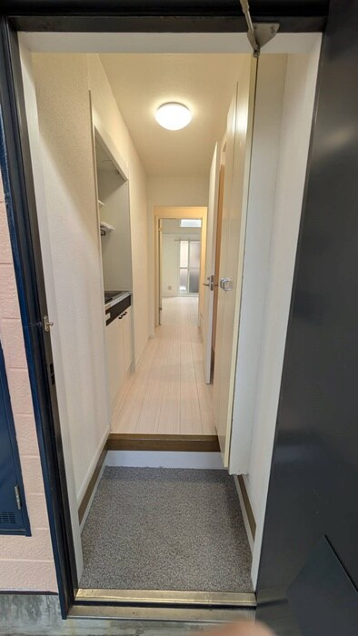 物件内観写真7　(玄関)