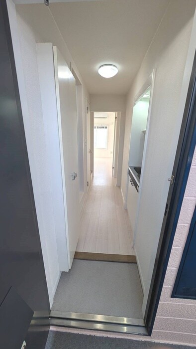 物件内観写真7　(玄関)