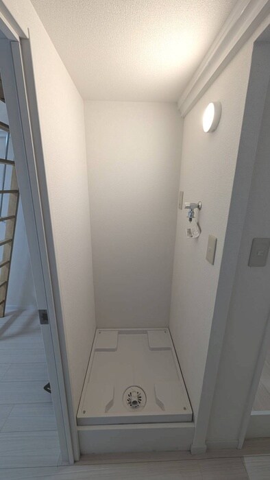 物件内観写真16　(洗濯機置場)