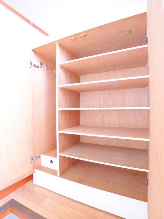 物件内観写真18　(靴箱)