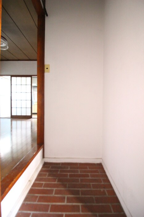 物件内観写真13　(玄関)