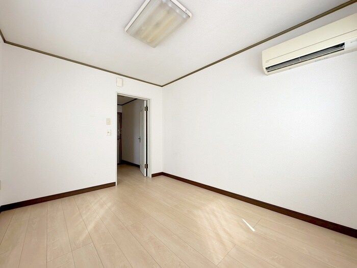 物件内観写真9　(居室)