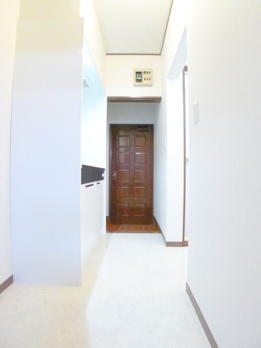 物件内観写真16　(玄関)