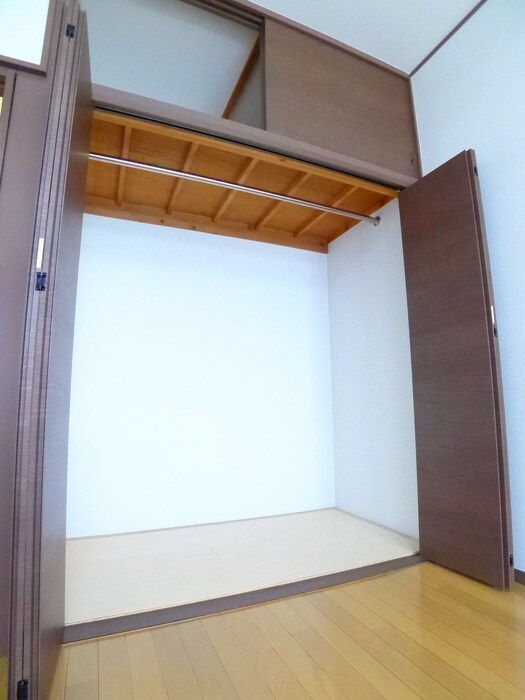 物件内観写真18　(収納)