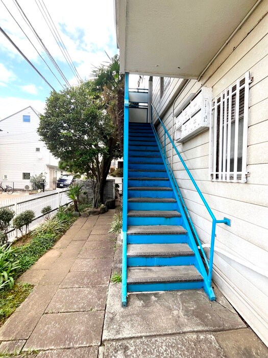 物件外観写真3　(エントランス部分)