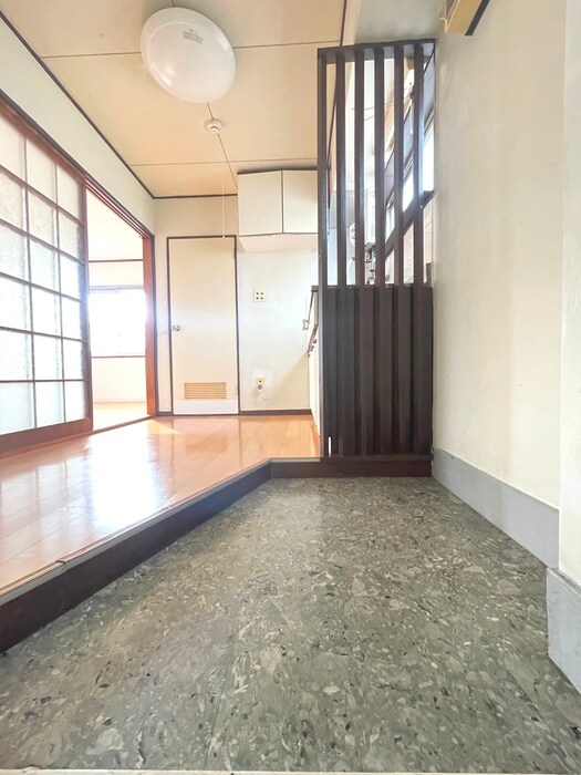 物件内観写真17　(玄関)