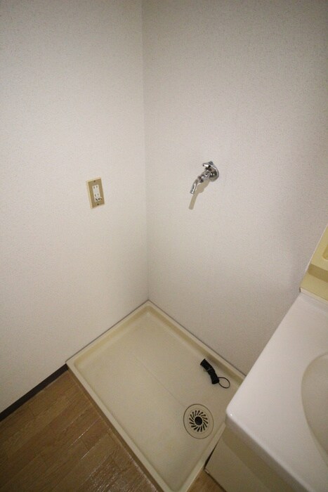 物件内観写真13　(洗濯機置場)