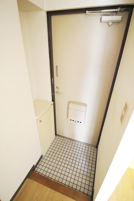 物件内観写真16　(玄関)