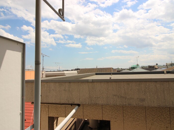 物件内観写真18　(室内からの展望)