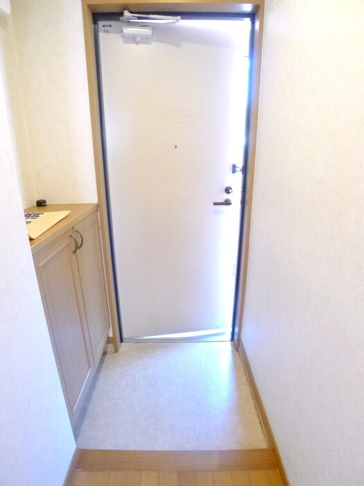 物件内観写真11　(玄関)